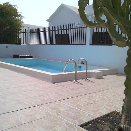 Playa Honda Sleeps 4 Pool Wifi * Playa Honda (Lanzarote)