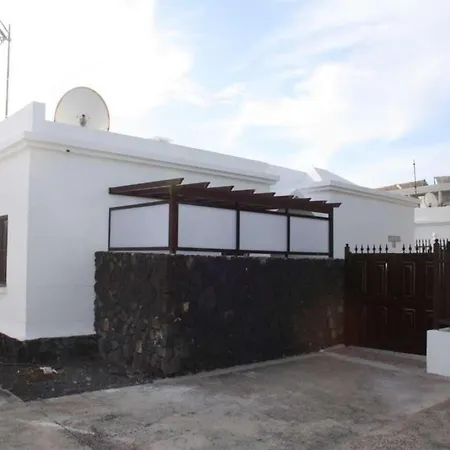 Villa Playa Honda Sleeps 4 Pool Wifi *