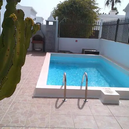Playa Honda Sleeps 4 Pool Wifi Villa *